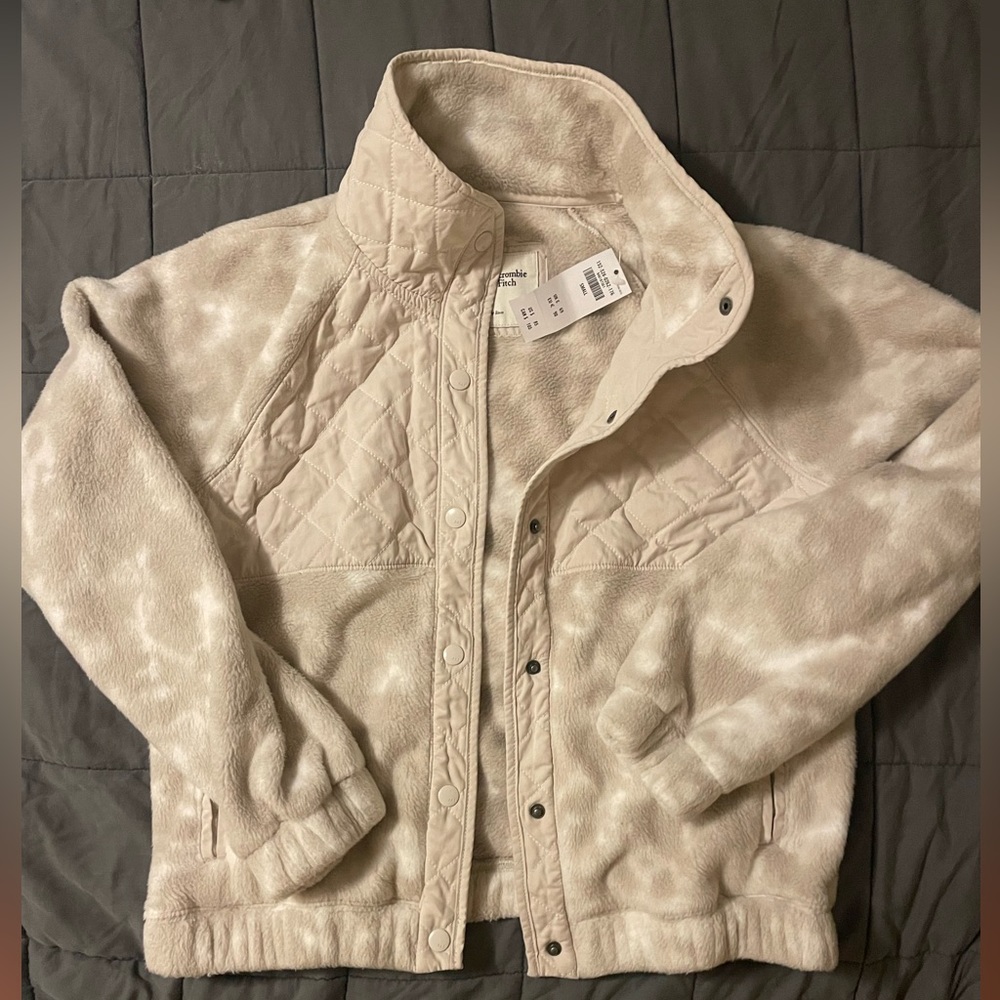 NWT Abercrombie & Fitch Fleece Women’s Small
